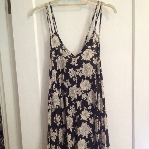 Brandy Melville Selda Dress