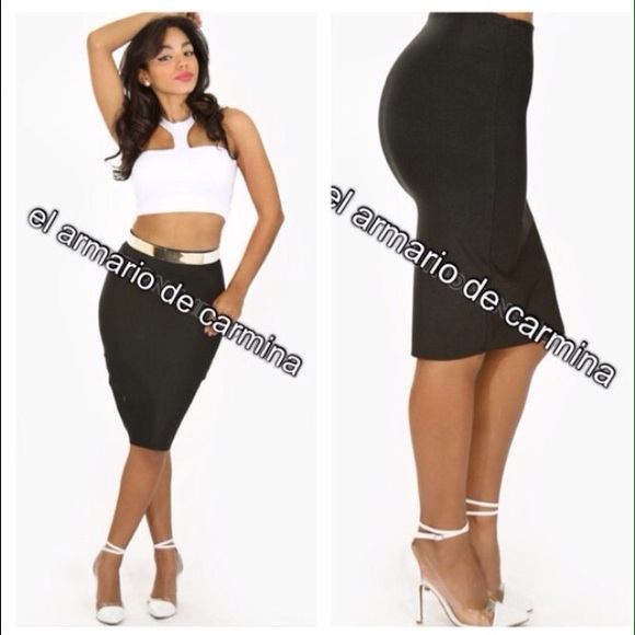 Sexy stretch black skirt. NWOT. 1 Sz fits S - L