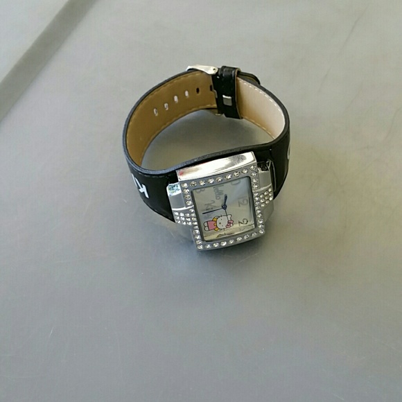 Hello Kitty Watch - Picture 2 of 3