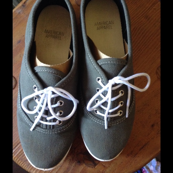 🌷American Apparel tennis shoes💕