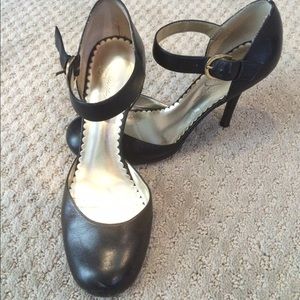 Jessica Simpson Mary Jane pumps