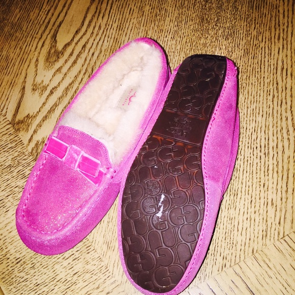 Pink ugs