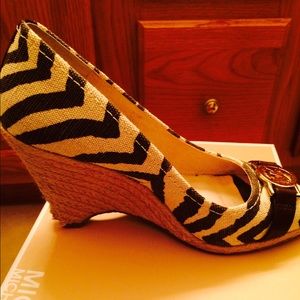 Michael Kors Size 7 tan