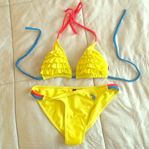 *price drop* Swimsuit/bikini