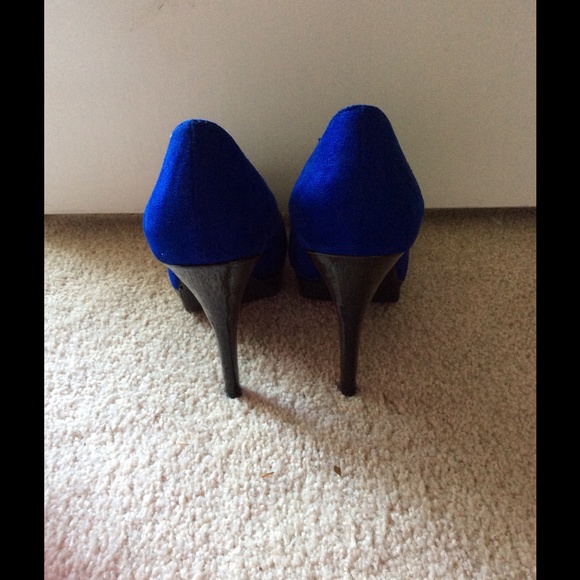 Shoes ❌ SOLD IN BUNDLE❌ - Picture 2 of 2