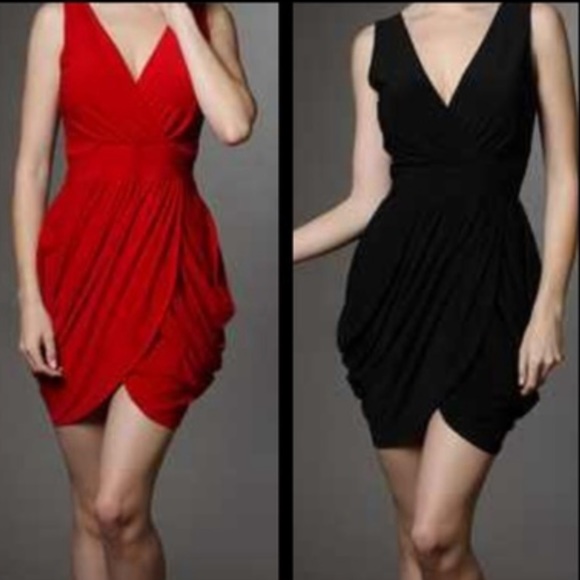 Dresses & Skirts - Pleated Draped Sleeveless V-Cut Dress (red)