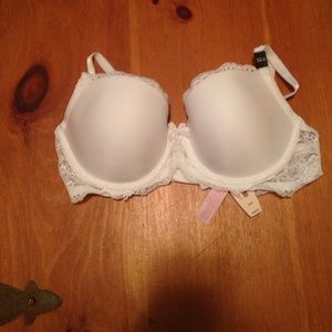 Victoria's Secret 32D Bra