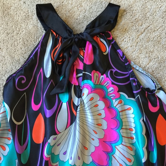 ‼️SOLD‼️Sleek blouse - Picture 2 of 2