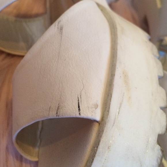 Size 10 Platform Sandals! - Picture 2 of 2