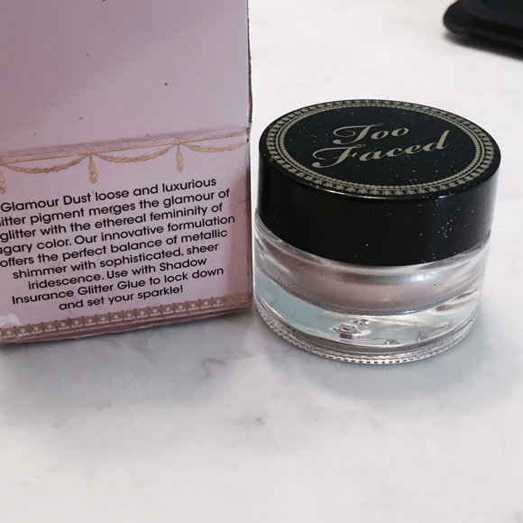 Toofaced glamour dust glitter pigment in nude beam