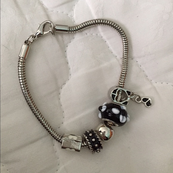 Charm bracelet