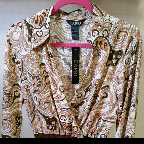 beautiful paisley patterned top. - Picture 2 of 4