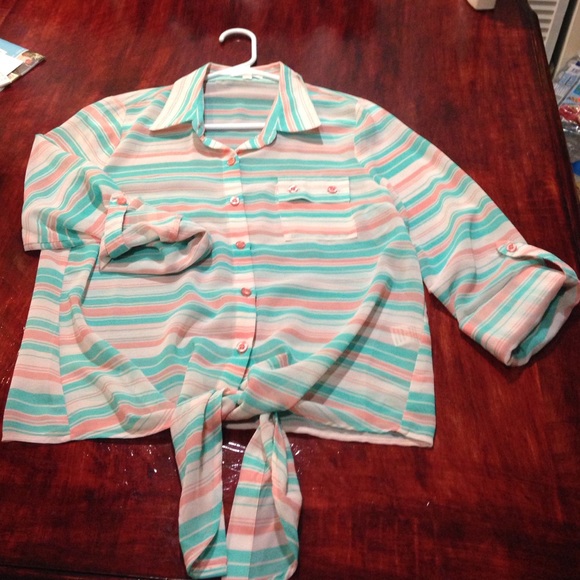 Cute sheet blouse. Size L