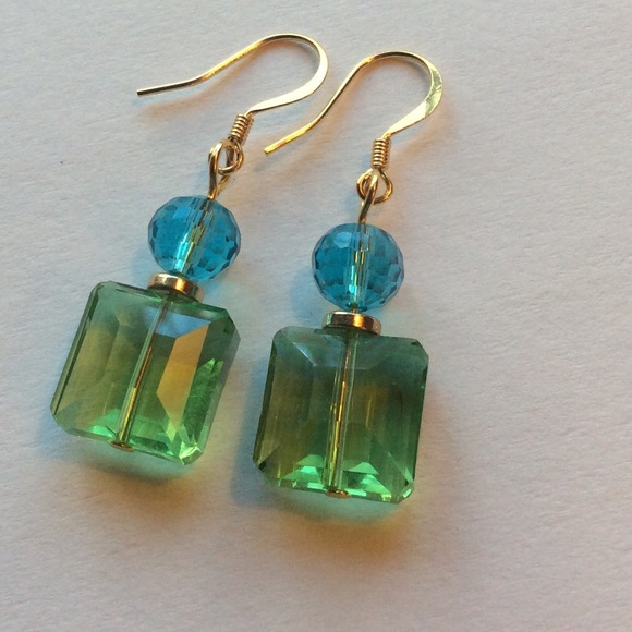 Jewelry - LAST CHANCE BOGO 🌺 Blue & Green Earrings
