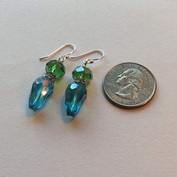 BOGO SALE 🎀 Green & Blue Glass Earrings - Picture 3 of 3