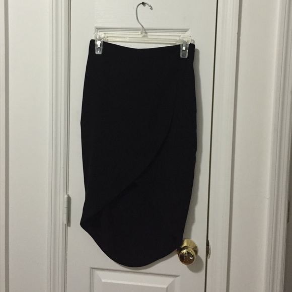 Black tulip skirt w/high low effect,zips in side