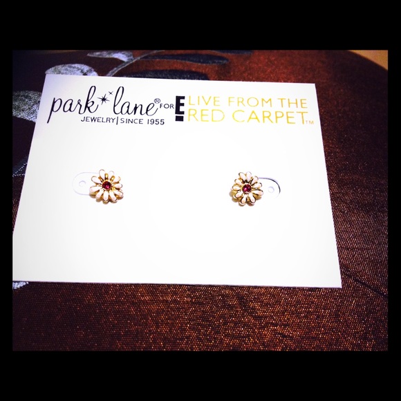 Park Lane Dainty Flower Earrings..