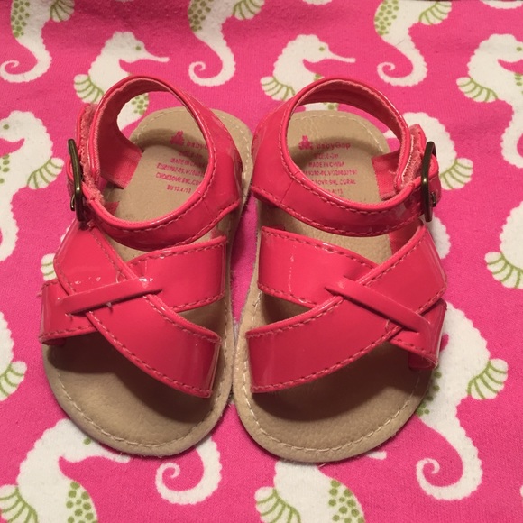 Gap sandals