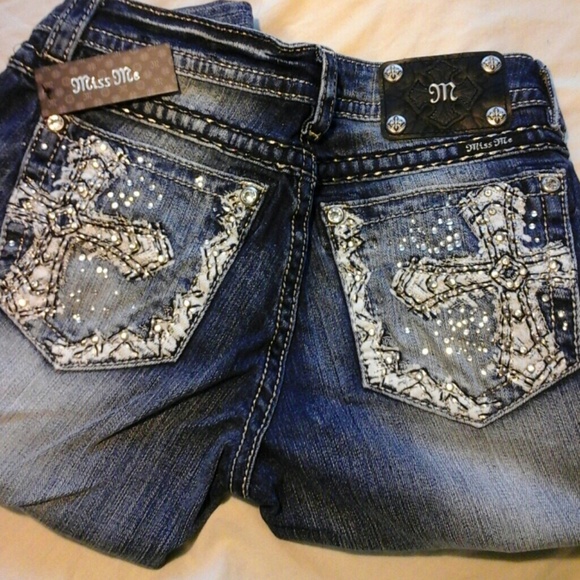 Miss Me NWT! Size 29 Diamond cross pocket