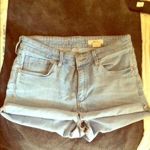 High waist light wash denim shorts