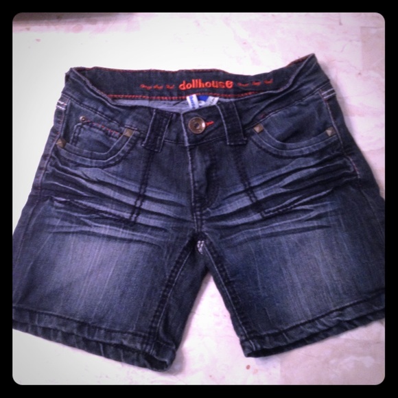 LIKE NEW! Dollhouse Denim Bermuda Shorts! (SZ 5) - Picture 1 of 4