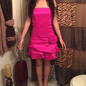 I'm selling this fuchsia/magenta dress! Never worn