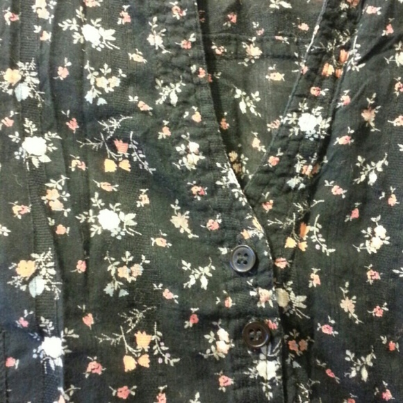 Button down - Picture 3 of 4