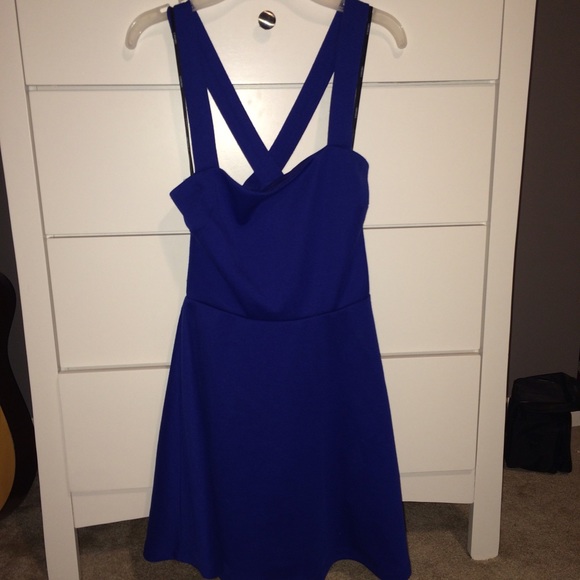 FOREVER 21 BLUE CRISS CROSS BACK DRESS - Picture 1 of 2