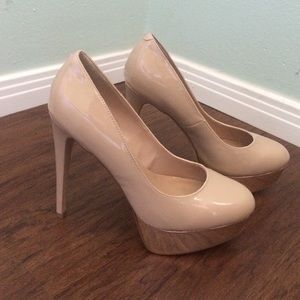 Steve Madden Patent Leather Nude/Rose Gold Pumps