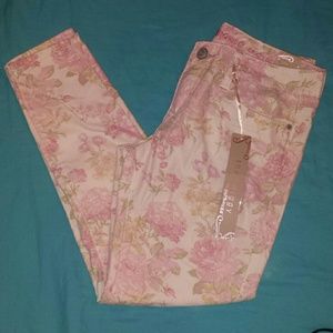 NWT floral print pants *Dollhouse*