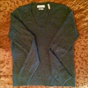 Valerie Stevens 100% Cashmere V-neck sweater