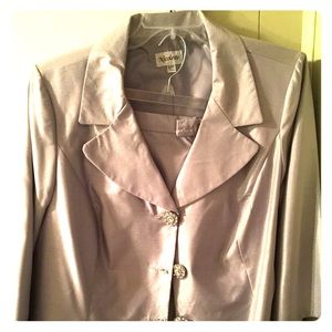 20W Two piece silver/gray suit