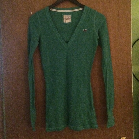 Hollister Tops - Green Hollister V Neck Long Sleeve Tee