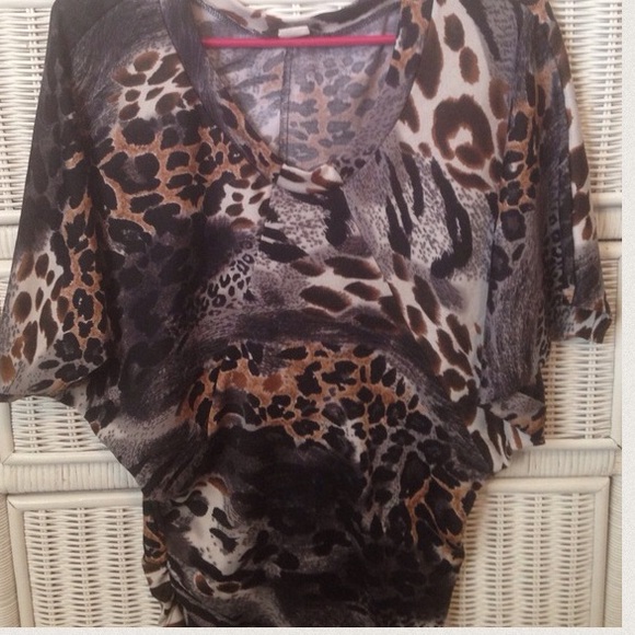 💕Cute cheetah shirt💕