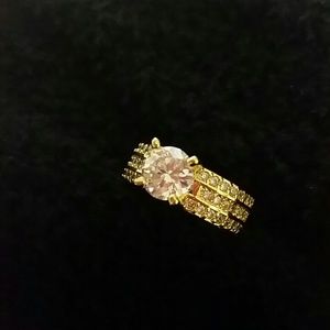 Gorgeous wedding ring ( Hold for Kennesha)