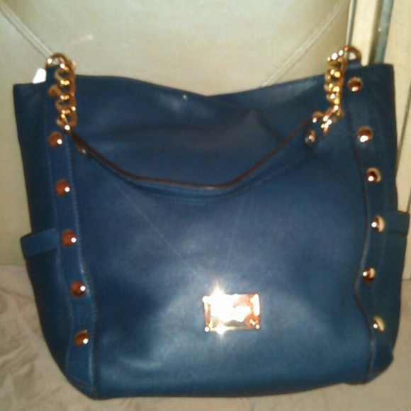 *Sold*Authentic Michael Kors Delancy Large