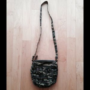 camo shoulder bag