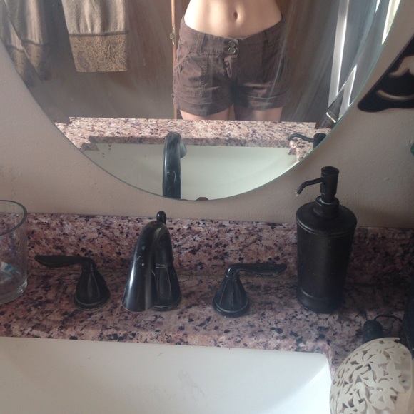 Brown semi-high wasted M shorts - Picture 2 of 2