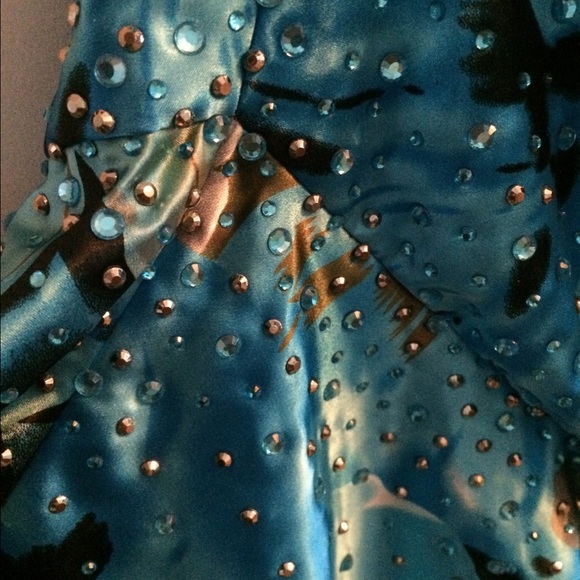 Prom dress - Picture 4 of 4