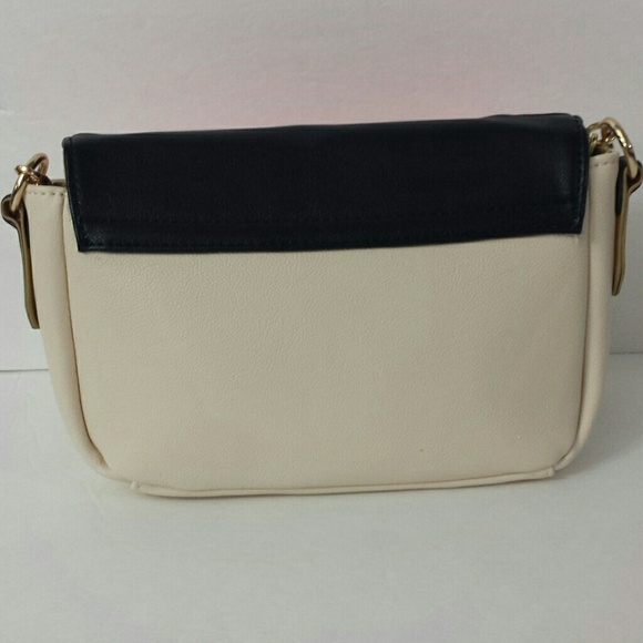 Neon Pink Color Block Purse - Picture 4 of 4