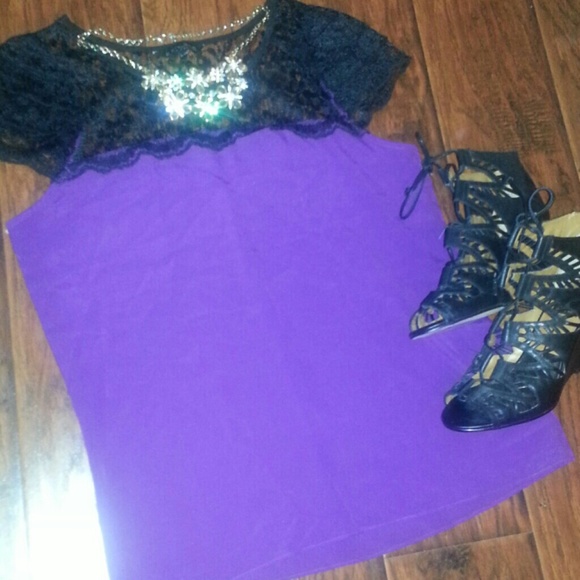 Cute Dressy Top - Picture 2 of 4