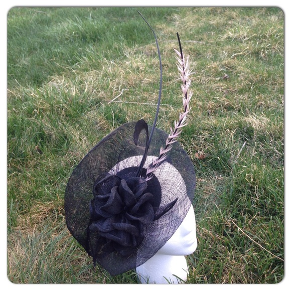 Black Sinamay w/ Feather Headband Fascinator NWOT - Picture 2 of 4