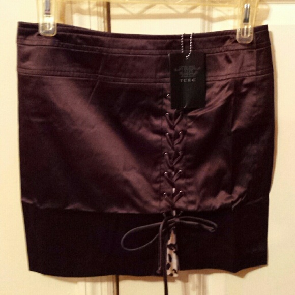 Lace - up skirt
