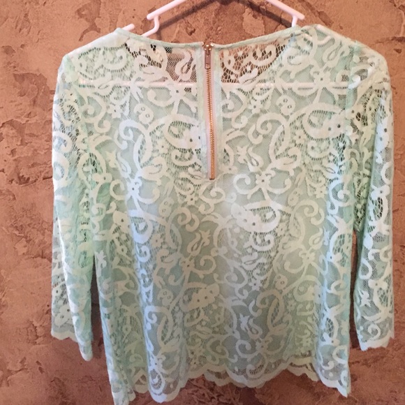 SOLD IN BOGO TOP SALE - Picture 2 of 4