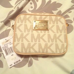 Michael Kors Small Crossbody 🔹SOLD🔹