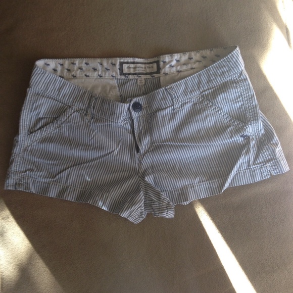 🌺REDUCED🌺 Aber & Fitch stripped shorts