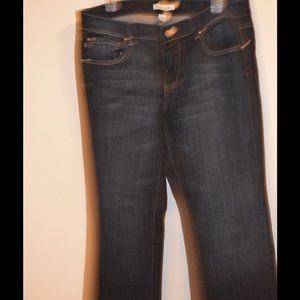 Dark denim jeans. Great look with hills.