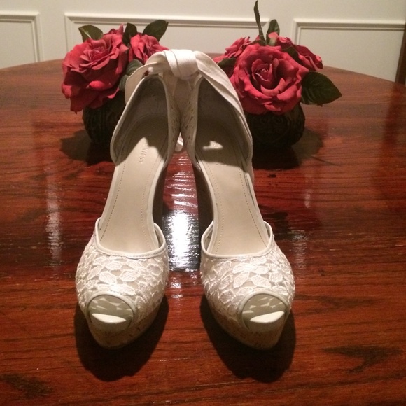 White lace espadrilles Nine West sandals