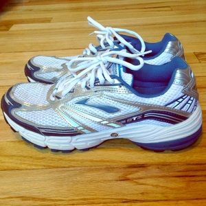Brooks Adrenaline GTS running shoes