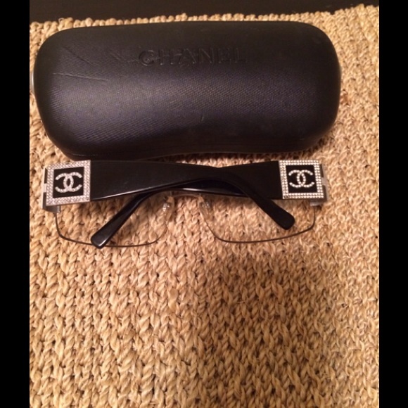 CHANEL CLEAR SUNGLASSES IN BOX!!!